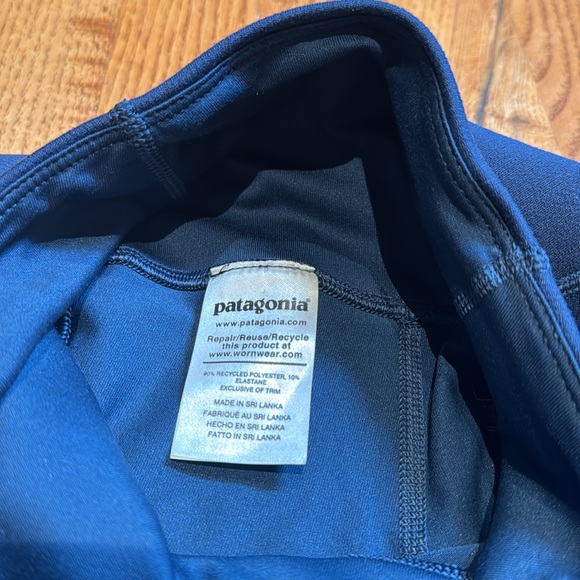 Patagonia blue cropped leggings with pockets size xs - Picture 2 of 5